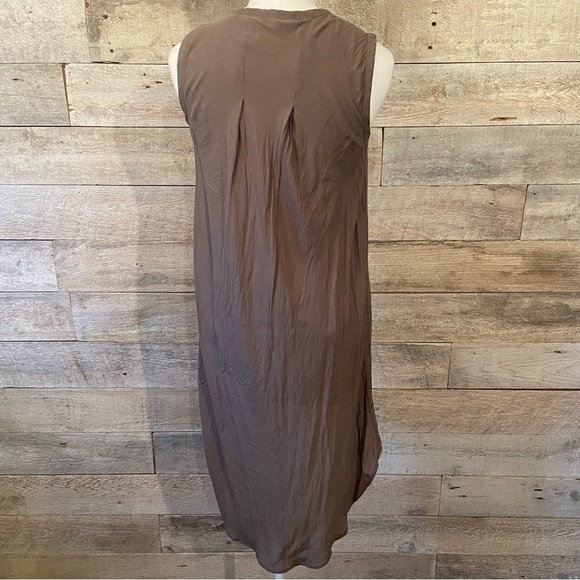 Laura Ashley women’s beige coloured hi low button blouse in size 4 - Picture 3 of 10